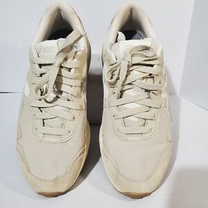 ASICS Men's Cream Sneakers. Size‎ 8